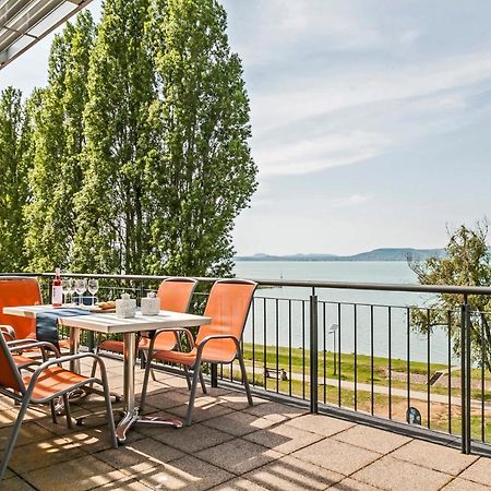 Panoramic Art Apartment With Jacuzzi Balatonlelle Exterior foto
