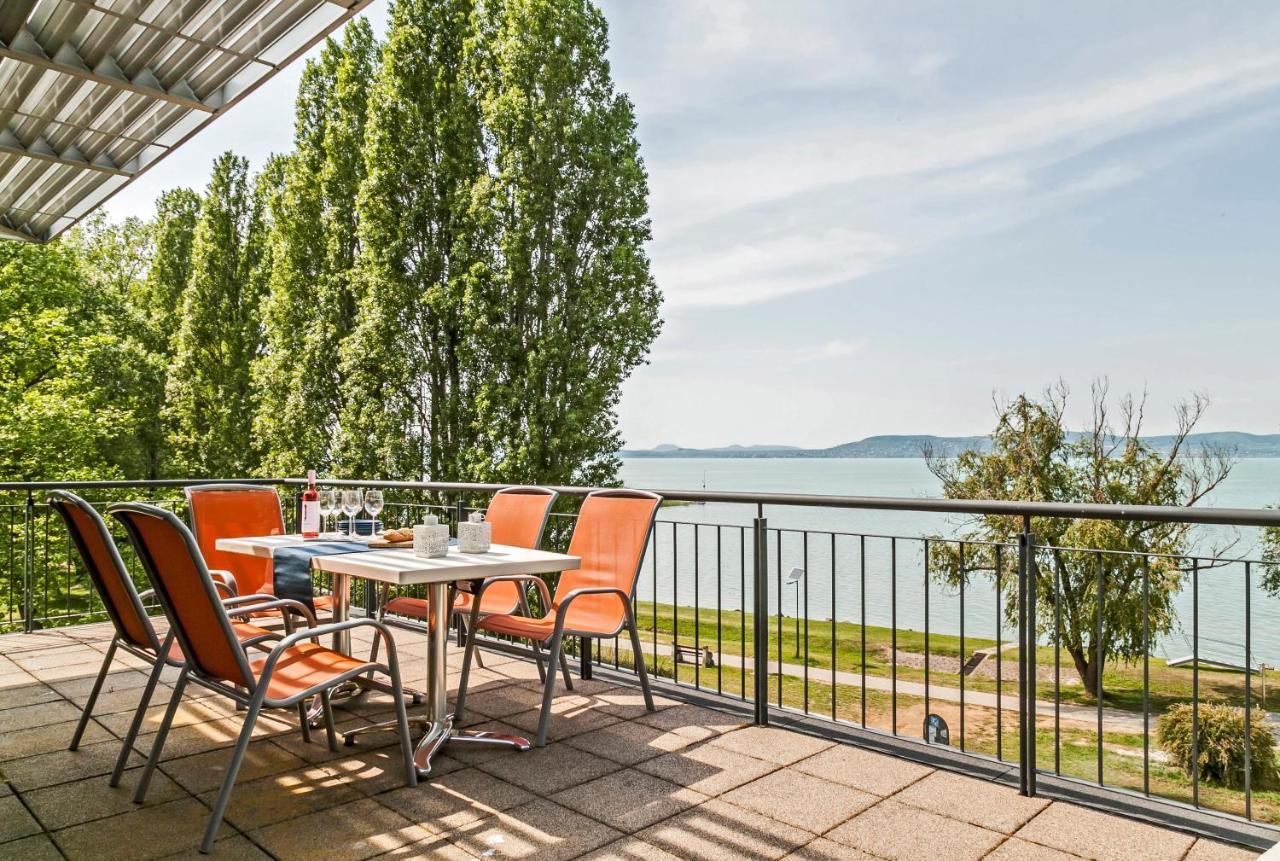 Panoramic Art Apartment With Jacuzzi Balatonlelle Exterior foto