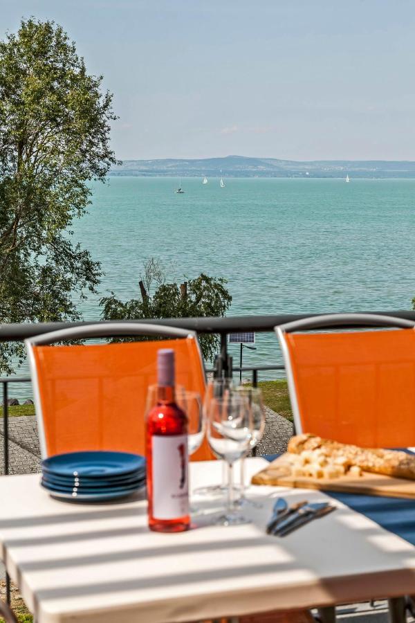 Panoramic Art Apartment With Jacuzzi Balatonlelle Exterior foto